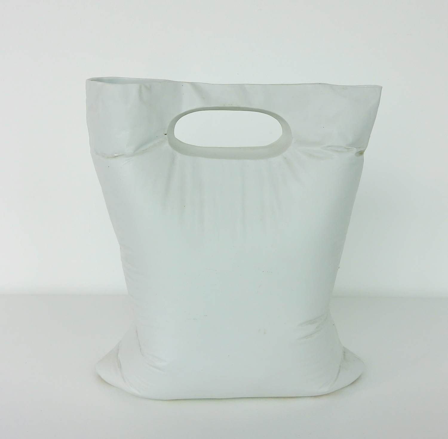 Michiel Van Luijn - Object van porselein, Tas kopen? Bied vanaf 100!