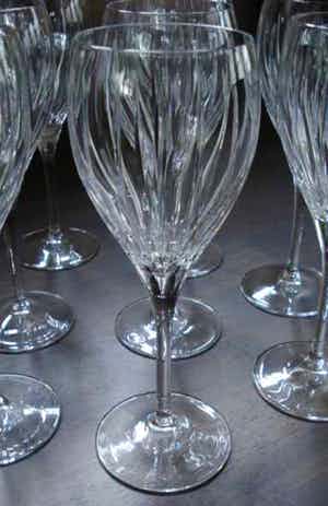 Royal Leerdam - rood wijnglas verkocht voor € 80!