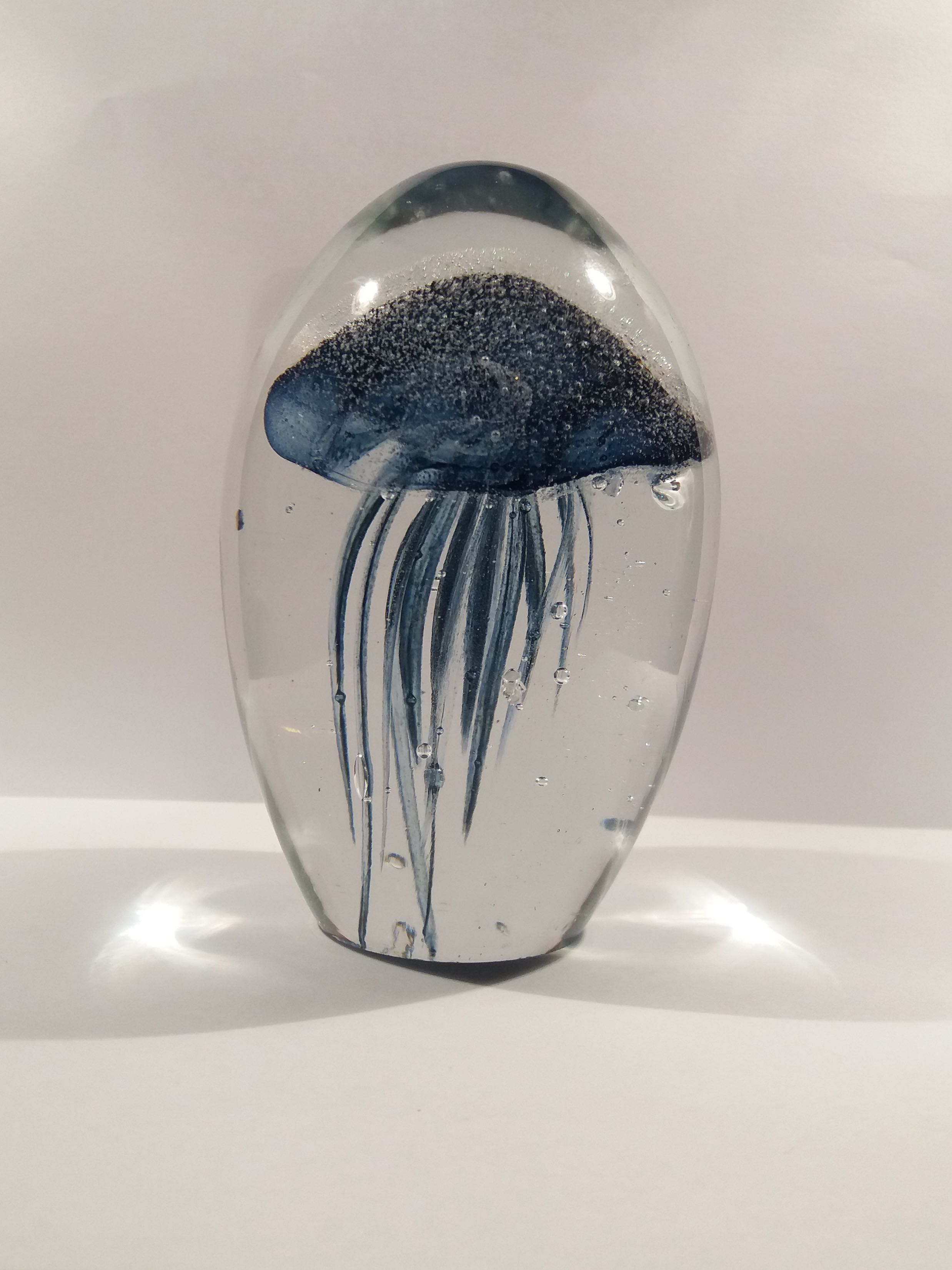 Niet of onleesbaar gesigneerd - 3D jellyfish Presse-papier Glow in the Dark kopen? Bied vanaf 1!