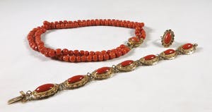 14K Goud - Collier, armband en ring met bloedkoraal kopen? Bied vanaf 300!