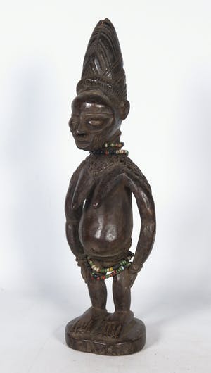 Yoruba - Vrouwelijke Ibedji / Tweelingbeeld met kralen om hals en middel kopen? Bied vanaf 1!