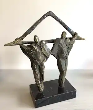 Bernadette Leijdekkers - Sculptuur “ Samenwerking “ verkocht voor € 79!