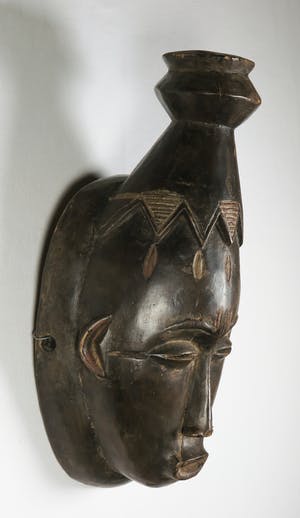 Guru - Houten masker met gestyleerd kapsel in een knot kopen? Bied vanaf 1!