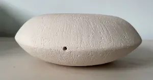 Niet of onleesbaar gesigneerd - Twee kunst keramische objecten kopen? Bied vanaf 1!