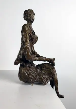 Wil Willemsen - Brons, Zittende dame kopen? Bied vanaf 200!