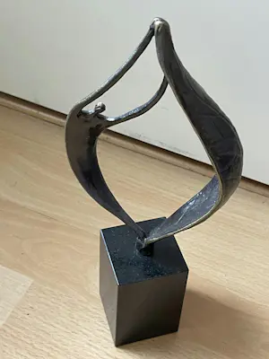 Corry Ammerlaan - Verbronsde Sculptuur Corry Ammerlaan “Een nieuw begin” kaufen? Bieten Sie von 65!