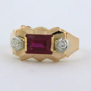 18k gouden ring bezet met robijn verneuille en Bolsjewiek geslepen diamant kopen? Bied vanaf 195!