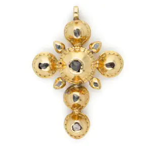 AcheterGeelgouden hanger in Georgische stijl welke bezet is met 10 roosdiamanten? Enchérissez de 400!