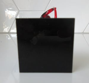 Niet of onleesbaar gesigneerd - Rood glazen sculptuur van verliefd stel kopen? Bied vanaf 10!