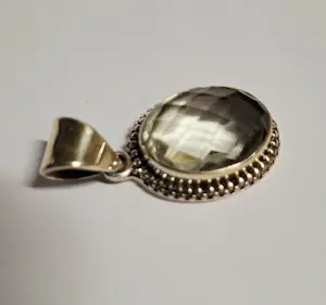 Nieuwe Zilveren hanger met facetgeslepen licht groene Amethist kopen? Bied vanaf 60!