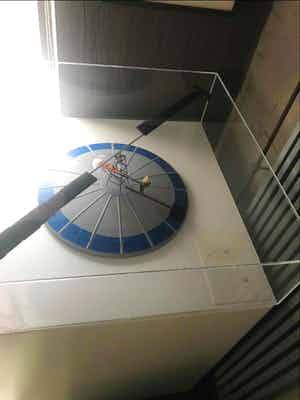 Panamarenko - vliegend eiland verkocht voor € 3000!