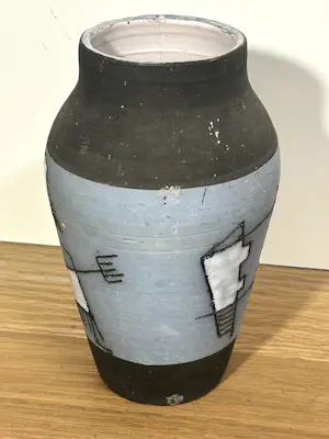 Frans Tuinstra - Vaasje met figuratief abstract figuur 1957 kopen? Bied vanaf 70!