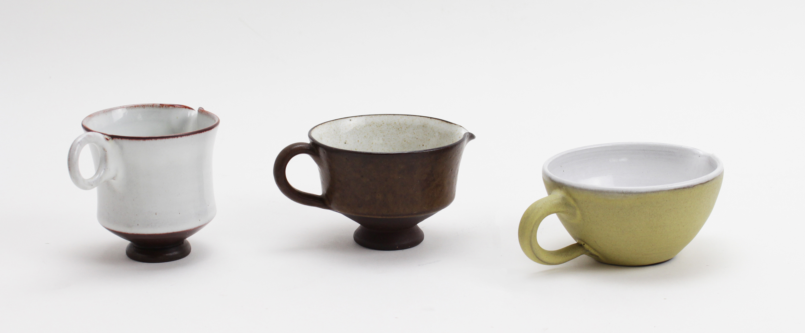 Potterij Zaalberg - 3 aardewerk schenkkannetjes + 6 schotels kopen? Bied vanaf 15!