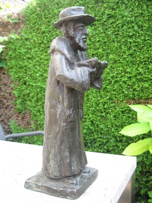 Niet of onleesbaar gesigneerd - Lezend Rabbi met wetsrol kopen? Bied vanaf 1!