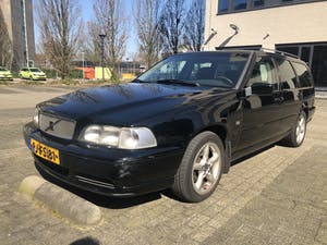 Peter Horbury - klassieke Volvo V70 met een interieur van José Luis Diaz de La Vega kopen? Bied vanaf 1!
