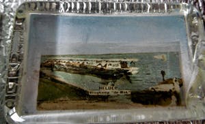 Curiosa - 6 antieke presse-papiers met voorstellingen kopen? Bied vanaf 1!