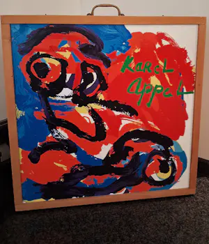 AcheterKarel Appel - Schilderskist Karel Appel met gesigneerd boek? Enchérissez de 895!