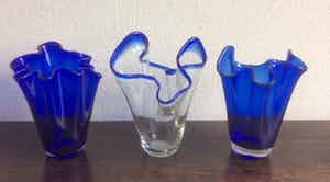 Niet of onleesbaar gesigneerd - DRIE ZAKDOEKVAZEN verkocht voor € 1!