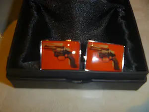 Andy Warhol - 2 manchetknopen + verchroomd kistje + 2 visitekaartjeshouders kopen? Bied vanaf 70!