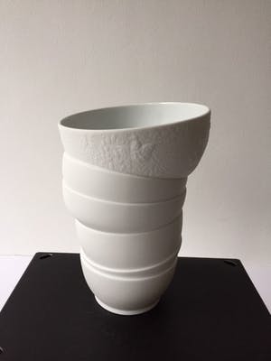 Pieke Bergmans - Reunion vaas biscuit (mat) porselein h 21,5 cm voor Rosenthal kopen? Bied vanaf 159!