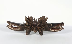 Bakongo - Nkisi-beeld/ Twee-koppige hond van hout, glas en spijkers kopen? Bied vanaf 1!