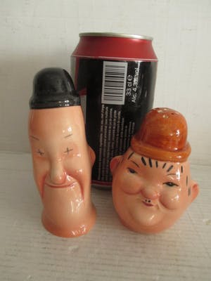 Niet of onleesbaar gesigneerd - Verzamelobject: porseleinen set van peper en zout met kopen? Bied vanaf 1!