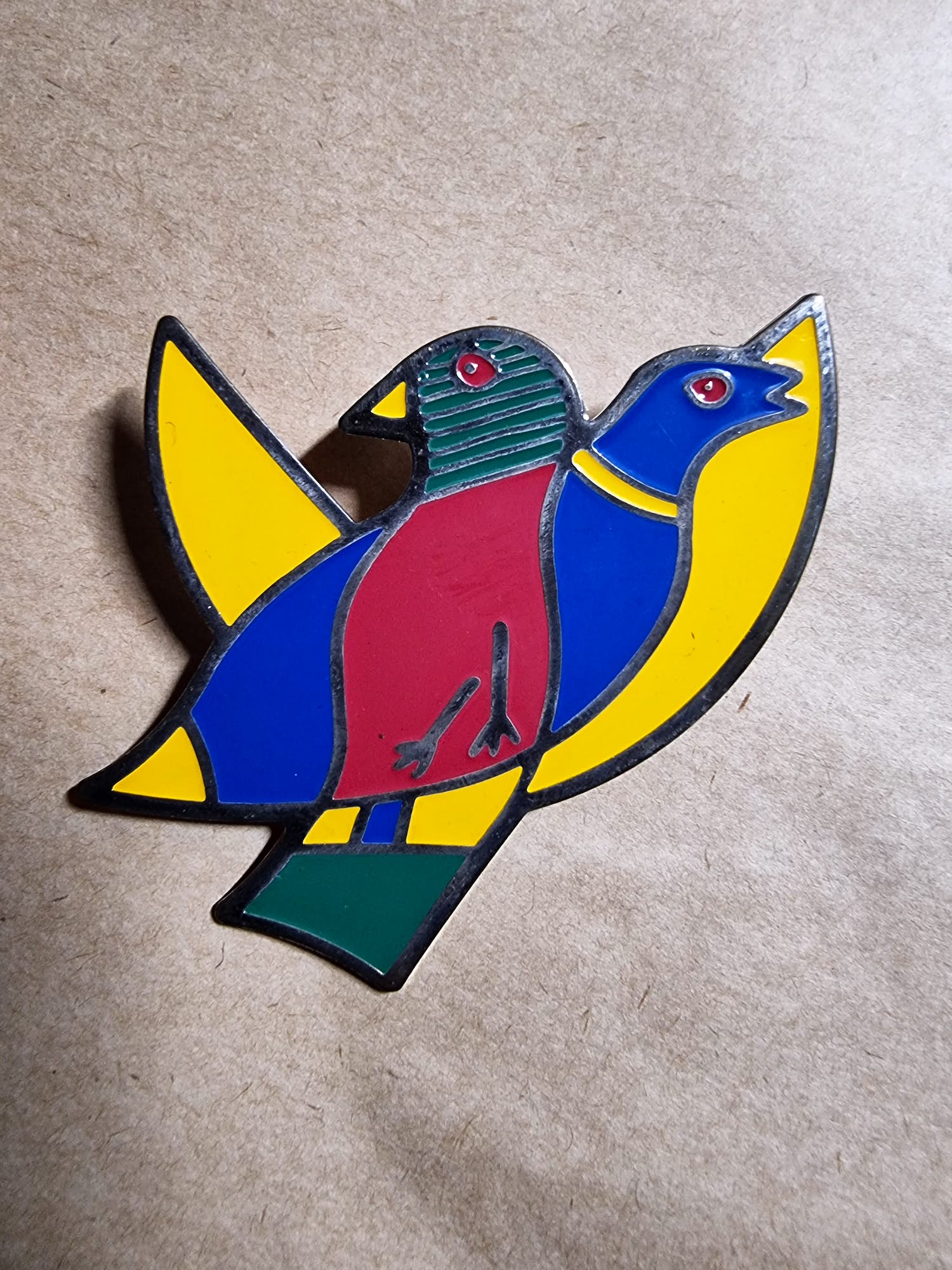 Corneille - Broche van emaille met vogels kopen? Bied vanaf 10!