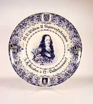 Kunstaardewerkfabriek Regina - Wandbord, Sigarenfabriek N.V. Willem II verkocht voor € 12!