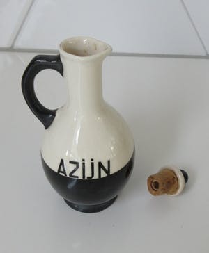 Niet of onleesbaar gesigneerd - Art deco zwart wit aardewerken olie- en azijn Stel kopen? Bied vanaf 10!