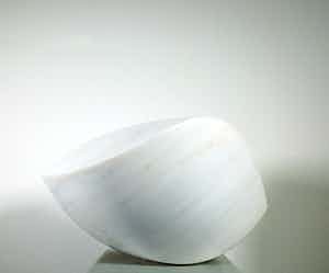 Niet of onleesbaar gesigneerd - Abstract geometrisch massief marmeren sculptuur verkocht voor € 1!