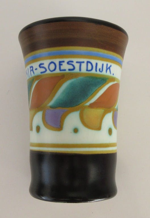 Niet of onleesbaar gesigneerd - Zenith - Mat platelen beker decor Spa "Souvenir Soestdijk" kopen? Bied vanaf 1!