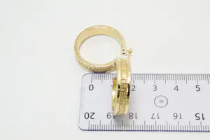 67 - Elegant paar 18 Krt  geel-gouden "Creolen" oorclips - meander motief kopen? Bied vanaf 170!