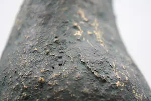 Niet of onleesbaar gesigneerd - Uitermate Prachtig Terracota Paard- Bladgoud (20e eeuw) kopen? Bied vanaf 1!