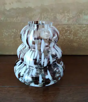 Niet of onleesbaar gesigneerd - unieke mondgeblazen glazen vaas kopen? Bied vanaf 1!