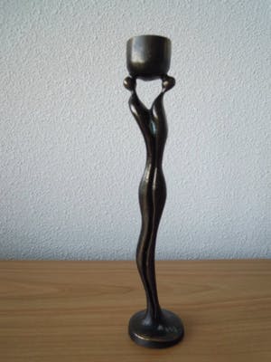 Corry Ammerlaan - Prachtig beeld / kandelaar van 2 slanke figuren- gesigneerd op de voet kopen? Bied vanaf 20!