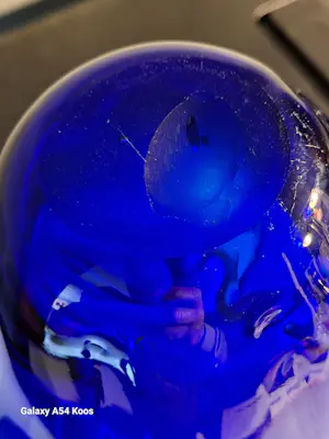 Niet of onleesbaar gesigneerd - Blauwe “zakdoek” vaas kopen? Bied vanaf 10!