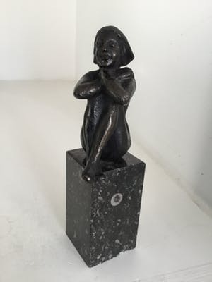 Corry Ammerlaan - Sculptuur “ In gedachten “ kopen? Bied vanaf 30!