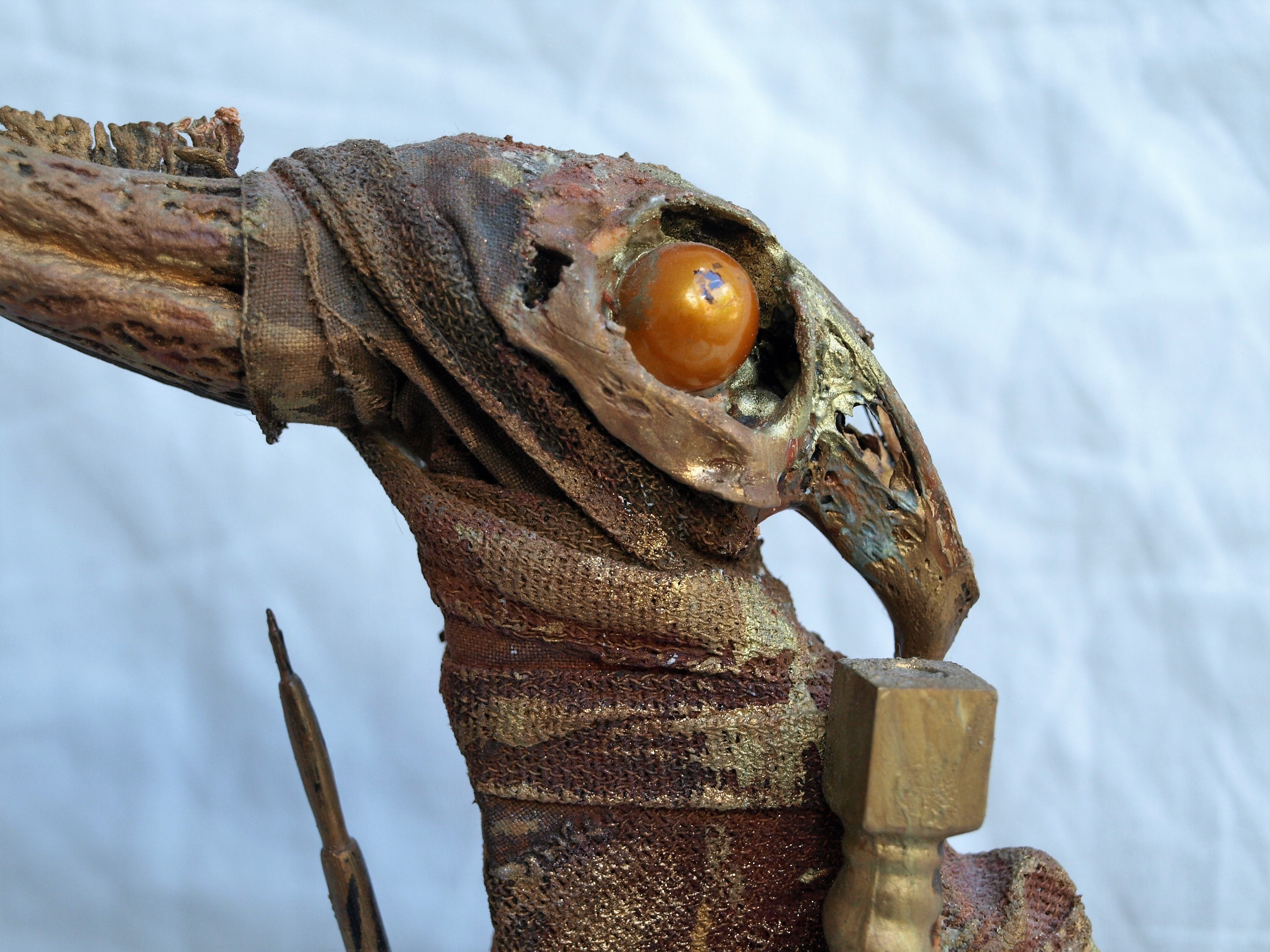 Niek Bruynzeel - Beeld , assemblage van gevonden materialen  kopen? Bied vanaf 60!