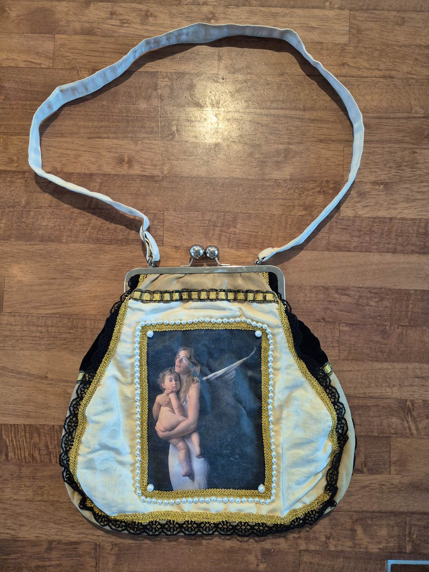 Ankie Martens - Schoudertas van Ankie Martens met een portret van Marie Cecile Thijs. kopen? Bied vanaf 125!