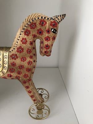 Marianne Bey - Red Flowers kopen? Bied vanaf 40!