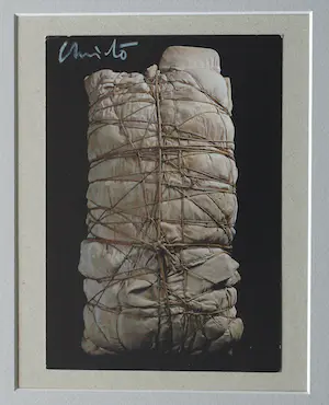 Christo - Package ,1960 - artcard - handgesigneerd met waskrijt kopen? Bied vanaf 80!