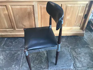 Niet of onleesbaar gesigneerd - Logohuman vintage eetkamerstoel jaren ‘60. kopen? Bied vanaf 1!