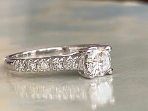 14 karaat witgouden ring met diamanten ca  0.36 ct kopen? Bied vanaf 400!