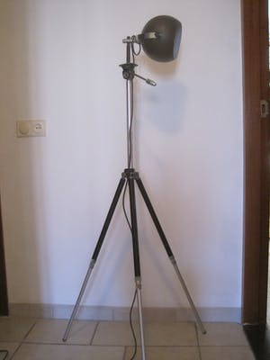 Curiosa - Industriële vintage vloerlamp Herda-Fairfax kopen? Bied vanaf 65!