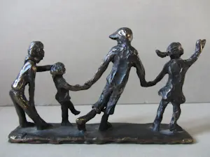 Ger van Tankeren - hand in hand lopend. kopen? Bied vanaf 55!