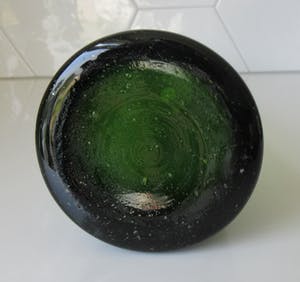 Kosta Boda - Grote groene glazen flesvaas met luchtbellen - Erik Hoglund kopen? Bied vanaf 30!