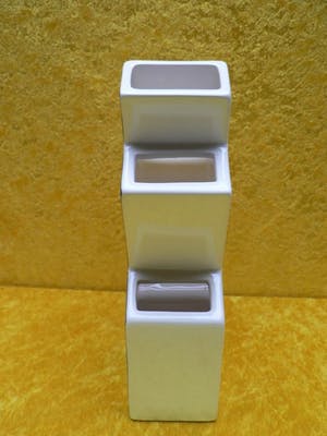 Niet of onleesbaar gesigneerd - Janine Lokhorst - Schoonhoven Keramiek - Tulpenvaas kopen? Bied vanaf 1!