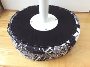 Curiosa - Vintage kruk met ronde metalen voet kopen? Bied vanaf 45!