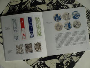 Manuel Kurpershoek - Houtsnede “Boten”, 1980 + Nobilis Cahier Prentkunst nr. 13 , 2019 kopen? Bied vanaf 35!