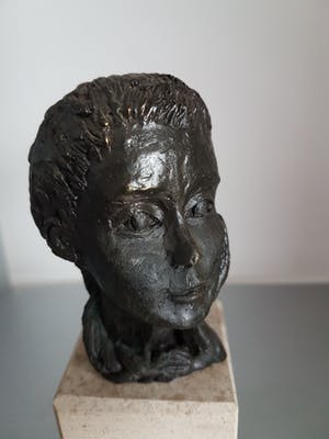 Astrid Veldhuyzen-Koppen - Beeld / Sculptuur " Luisteren " kopen? Bied vanaf 25!